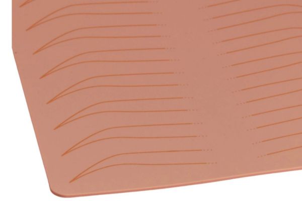 Dlaczego warto (a nawet trzeba!) ciągle ćwiczyć na sztucznych skórkach przed makijażem permanentnym?